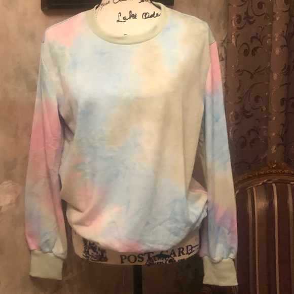 TIEDYE PASTEL PULLOVER NWT - Picture 2 of 4